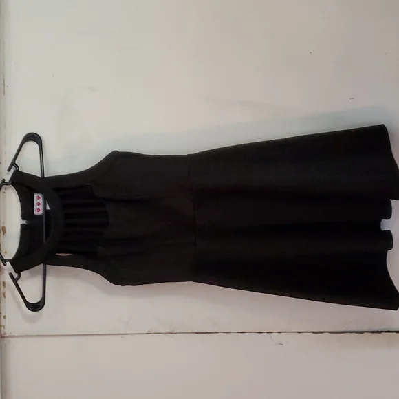 Cute black dress - Picture 5 of 5